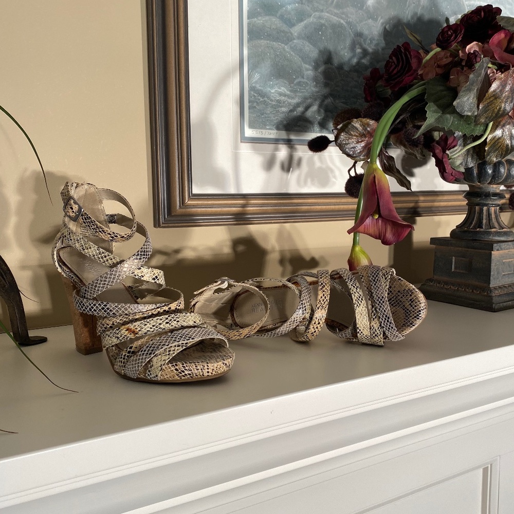 🌻🌻🌻SOLD🌻 COLE STRAPPY HEELS🌻🌻🌻